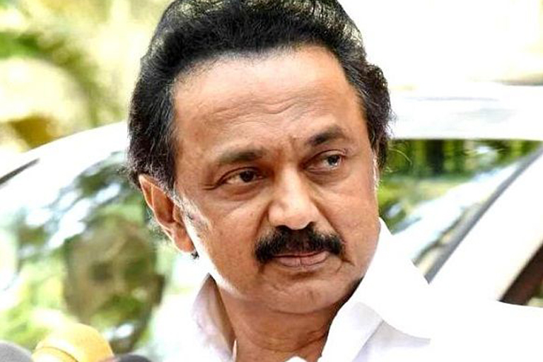 கடன் வாங்குவது, ஊழல் செய்வது அதிமுக அரசு