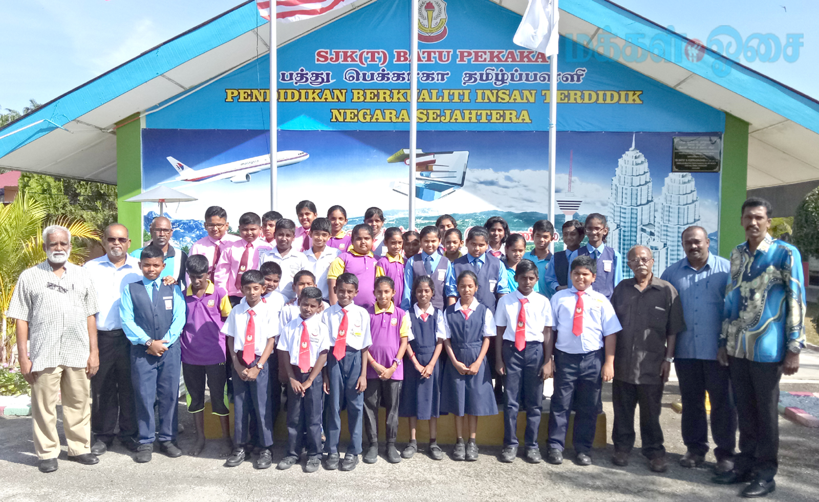 மூன்று பள்ளிகளின் மாணவர்களுக்கு வெ.10,000 நிதியுதவி தமிழ்ப் பள்ளி மாணவர் உதவிநிதி வாரியம் வழங்கியது.