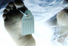 கொரோனா வைரஸ்: இறந்ததாகக் கூறப்பட்டவர் மூன்று வாரம் கழித்து உயிருடன் திரும்பினார்