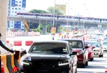 கோம்பாக் டோல் சாவடியை கடந்த பெரும்பாலானோர் அனுமதி கடிதம் வைத்திருந்தனர்