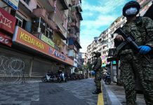 Anggota Tentera dibaling objek