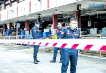 பெட்டாலிங் ஜெயா மார்க்கெட்டில் கிருமிநாசினி தெளிப்பு
