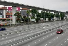 ஓடும் காரில் இருந்து தவறி விழுந்து உயிரிழந்த ஆடவர்