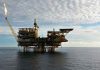 Sabah membenarkan sektor minyak dan gas beroperasi semula
