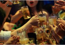 சீனப் பள்ளி அரங்குகளுக்கு மது விலக்கு அளிக்கப்பட்டுள்ளதாக அறிக்கை கூறுகிறது