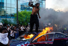 ஆப்பிரிக்கர்களை ரணமாக்கும் கருத்து – மலேசிய முன்னாள் அழகு ராணிக்கு எதிராக கடும் விமர்சனம்