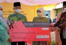 Agong, Permaisuri Kurnia Sumbangan Untuk Anak Yatim