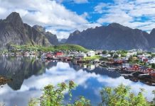 உலகின் மகிழ்ச்சி கல்வியில் இருக்கிறது