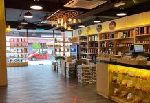 புலிபொலிவுடன் திறப்பு விழா கண்டுள்ளது RS VISION WINES S/B