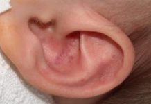 குழந்தையின் காதை கிள்ளிய பெண்ணுக்கு 6,000 வெள்ளி அபராதம்