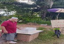 Pulut Panggang Di Jalan Kebun