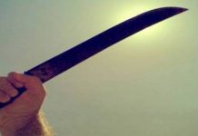 Suami tetak isteri gara-gara minta cerai