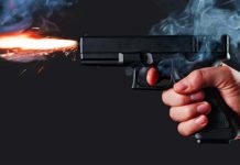 போலீசார் மீது காரை மோத முயன்ற ஓட்டுநர் சுட்டுக் கொல்லப்பட்டார்