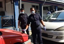 கார் திருட்டில் ஈடுபட்ட 4 பேர் கைது