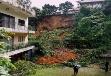 Tebing runtuh disangka gempa bumi