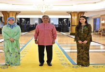 Agong, Permaisuri beriben hijau sempena Hari Kesihatan Mental Sedunia