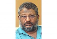 தொழிலாளியின் கை துண்டித்த விவகாரம் குறித்து விளக்கம் தேவை