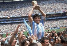 Diego Maradona meninggal dunia
