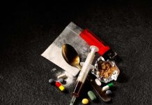 போதைப் பொருள் பயன்படுத்திய 10 பேர் கைது