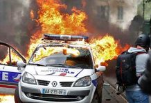 பாதுகாப்பு மசோதாவுக்கு எதிரான போராட்டத்தில் போலீசார் படுகாயம்- பிரான்ஸ்