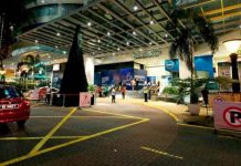 கோலாலம்பூர், லாவ் யாட் பிளாசா முன் சண்டை- 42 பேர் கைது