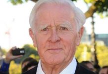 இங்கிலாந்தின் எழுத்தாளர் ஜான் லெ காரே மரணம்