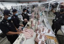 முன்னணி பணியாளர்களுக்கு பிபிஇ ஆடை தயாரிப்பதாக பொய்யுரைத்த நிறுவனம் மூடல்