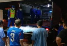 Hantar jenazah guna lori