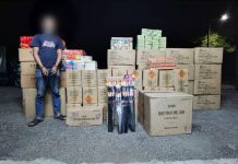 56 ஆயிரம் வெள்ளி மதிப்பிலான பட்டாசுகள் பறிமுதல்