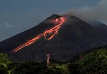 Gunung Merapi di Indonesia meletus, ratusan penduduk segera dipindahkan