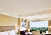 மோசமான நிலையில் இருக்கும் வெளிநாட்டுத் தொழிலாளர்களை ஹோட்டல்களில் தங்க வைக்க ஏற்பாடு