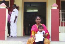 வேலூர் போலீஸ் நிலையம் முன்பு குழந்தையுடன் இளம்பெண் திடீர் தர்ணா