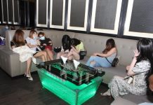 17 பெண் ஜி.ஆர்.ஓக்கள் உணவக சோதனையின் போது கைது