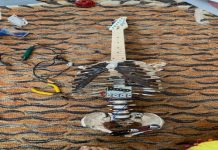 Prince Midnight hasilkan gitar dari tulang-temulang pakciknya