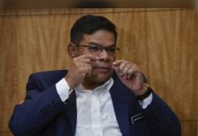 சேவியரின் பதவி விலகல் பல கேள்விகளை எழுகிறது