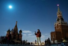 60 நிமிடங்கள் மின் விளக்குகள் அணைப்பு