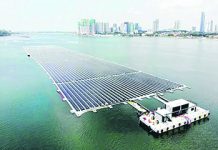 மிதக்கும் சூரியசக்தித் தகடு