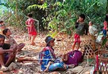 மியான்மரில் சொந்த மக்கள் மீது ராணுவம் குண்டு வீச்சு –