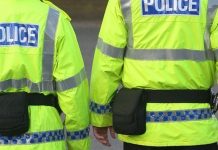 பொது இடத்தில் அநாகரீக செயல்