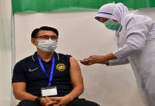 Cheng Hoe menerima suntikan