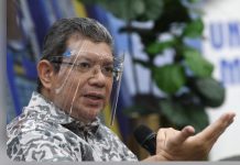 சமூக ஊடகங்களில் ஊழியர்கள் ‘விரும்புவது’, ‘பின்தொடர்வது’ ஆகியவை குறித்து அமைச்சகம் மறுக்கிறது