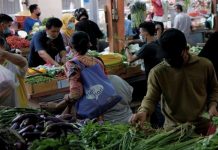 Henti ke pasar setiap hari