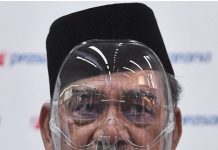 பிரசரானா தலைவர் பதவியில் இருந்து தாஜுதின் நீக்கம்