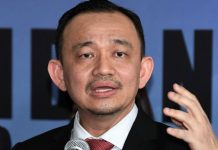 பேசுங்கள் அல்லது ராஜினாமா செய்யுங்கள் : கல்வி அமைச்சருக்கு மஸ்லீ அறைக்கூவல்