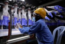 பிரபல கையுறை தொழிற்சாலையில் எண்மருக்கு கோவிட் தொற்று; தொழிற்சாலையை தற்காலிகமாக மூட உத்தரவு