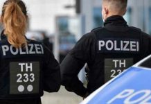 காரணமில்லாமல் கத்திகுத்து- வழிப்போக்கர்கள் அதிர்ச்சி!