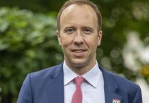 பொது இடத்தில் முத்தம் -அதற்கான விலை என்ன?