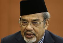 Tajuddin mendesak orang ramai untuk bersidang, dengan mengatakan “perdana menteri tidak memiliki kepercayaan suara.”