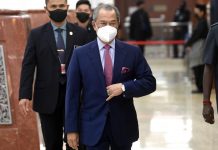 மத்திய அரசியலமைப்பு மற்றும் சட்டவிதிகளின் படியே அவசர கால பிரகடனம் நீக்கப்பட்டது என்கிறது பிரதமர் துறை அலுவலகம்