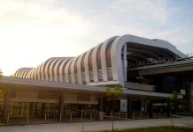 விரைவு ரயில் , பேருந்து நிலையங்கள் தற்காலிக தடுப்பூசி மையங்களாக செயல்படுகின்றன.